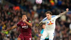 Aaronson scores early as Leeds beat struggling West Ham
