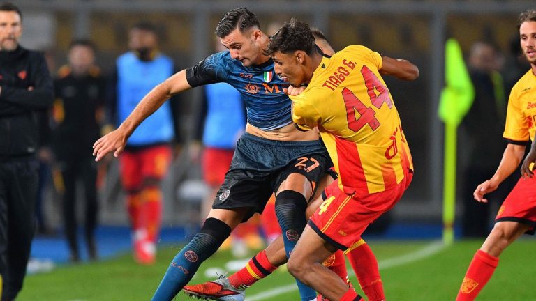 Lecce's Tiago Gabriel, right, and Napoli's Lorenzo Lucca in action during the Serie A soccer match between Lecce and Napoli, in Lecce, Italy, Tuesday Oct. 28, 2025. (Giovanni Evangelista/LaPresse via AP)