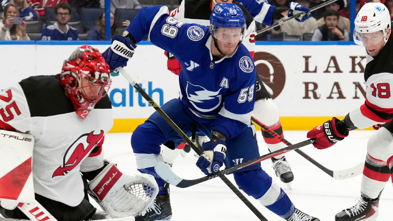 Lightning’s Guentzel scores three for eighth career hat trick