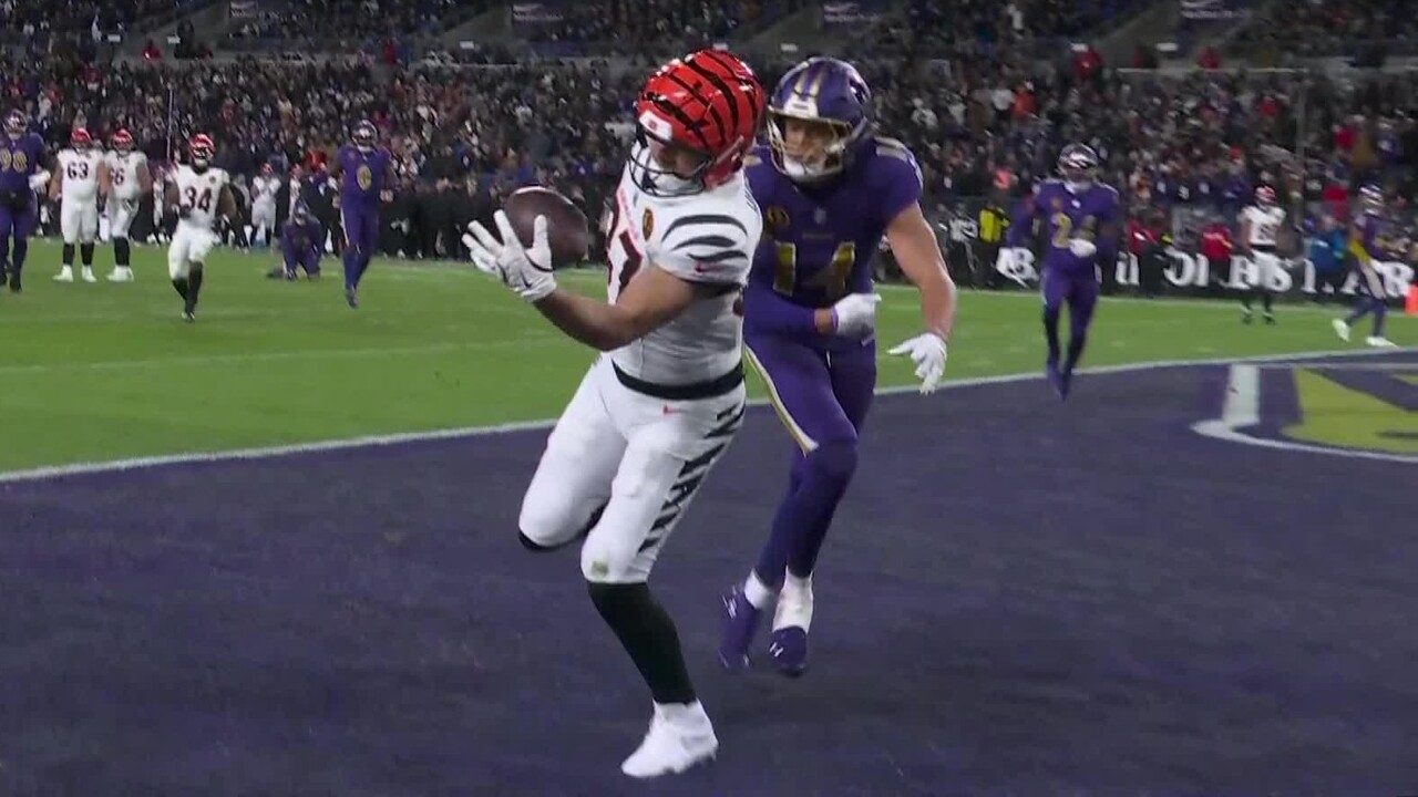 Bengals’ Burrow delivers beautiful TD pass to Hudson in his return