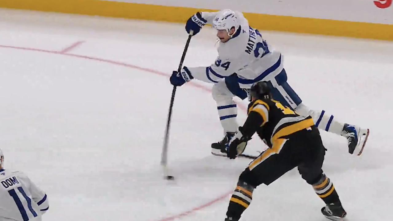 Maple Leafs’ Matthews buries 10th of year with signature curl and drag