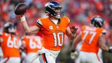 Broncos beat Chiefs on last-second field goal to extend win streak to eight games