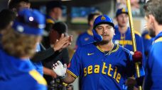 Naylor credits Mariners clubhouse dog Tucker for making him feel at home
