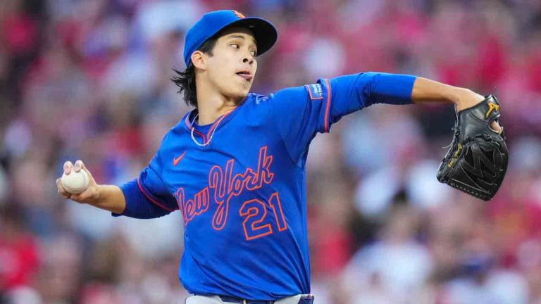 New York Mets pitcher Jonah Tong (21) throws during a baseball game against the Cincinnati Reds, Saturday, Sept. 6, 2025, in Cincinnati. (Jeff Dean/AP)