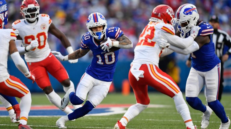 Buffalo Bills wide receiver Khalil Shakir (10) runs with the ball after making a catch during the first half of an NFL football game against the Kansas City Chiefs Sunday, Nov. 2, 2025, in Orchard Park. N.Y. (AP Photo/Adrian Kraus)