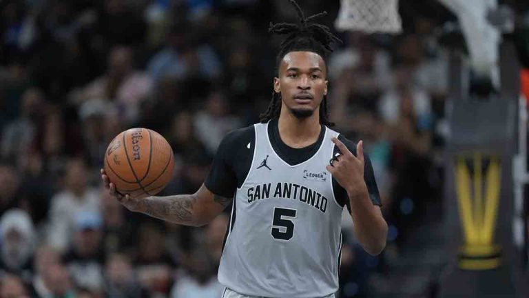 San Antonio Spurs guard Stephon Castle (5) during the second half of an NBA Cup basketball game against the Golden State Warriors in San Antonio, Friday, Nov. 14, 2025. (Eric Gay/AP)