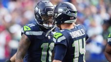 Seahawks dominate Cardinals, improve to 7-2