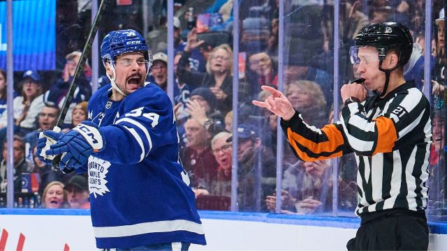 Rangers use offensive outburst to beat Predators for first home win this season 