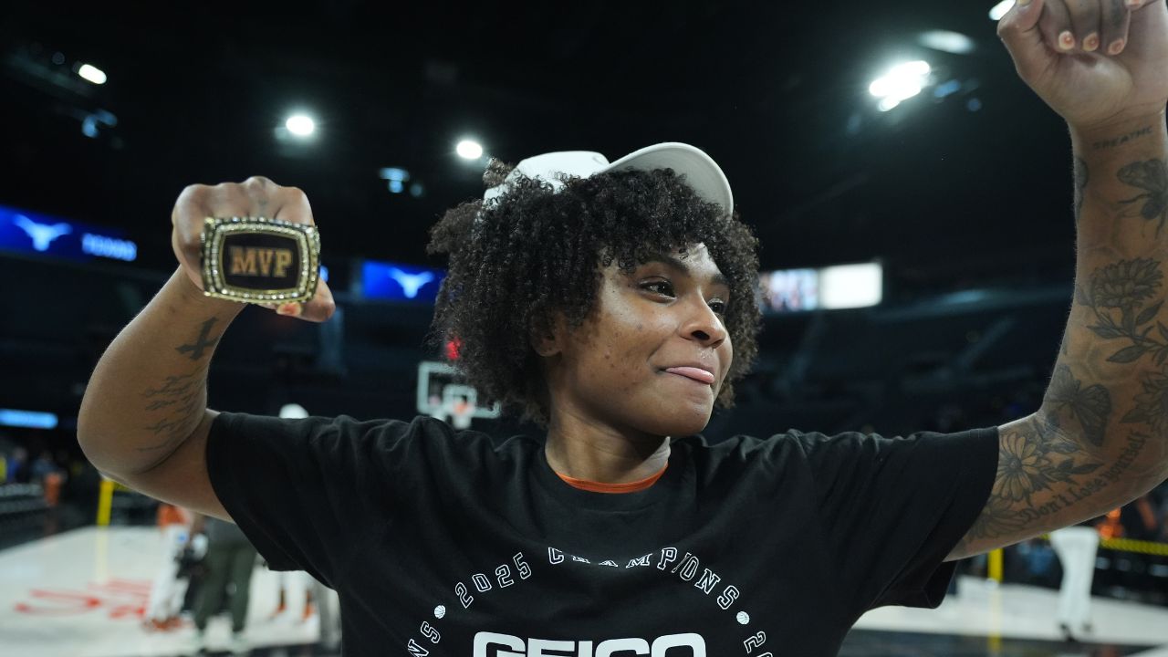 No. 4 Texas women upset No. 2 South Carolina for Players Era title