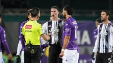 Juventus match halted after Fiorentina fans hurl racist chants at Vlahovic