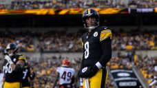 Steelers’ Aaron Rodgers could still play against Bears despite broken wrist