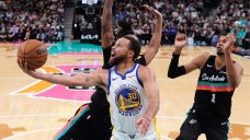 Curry&#8217;s 46 leads Warriors over Spurs despite Wembanyama triple-double