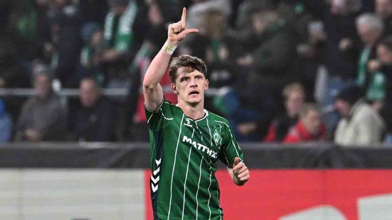 Bremen's Jens Stage celebrates scoring during the German Bundesliga soccer match between Werder Bremen and VfL Wolfsburg in Bremen, Germany, Friday, Nov. 7, 2025. (Carmen Jaspersen/dpa via AP)