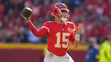 Chiefs’ Patrick Mahomes to get second opinion on torn ACL before surgery