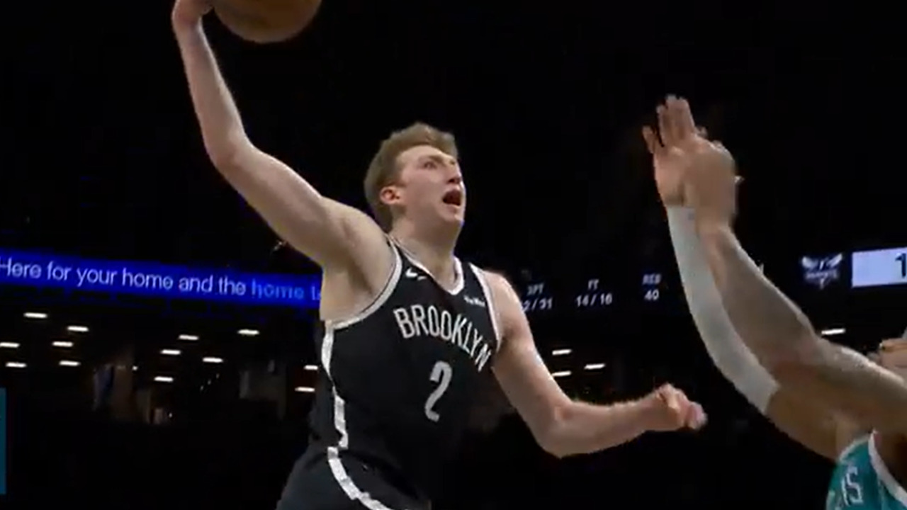 Nets teammates Clowney and Wolf have a posterizing dunk-off vs. Hornets