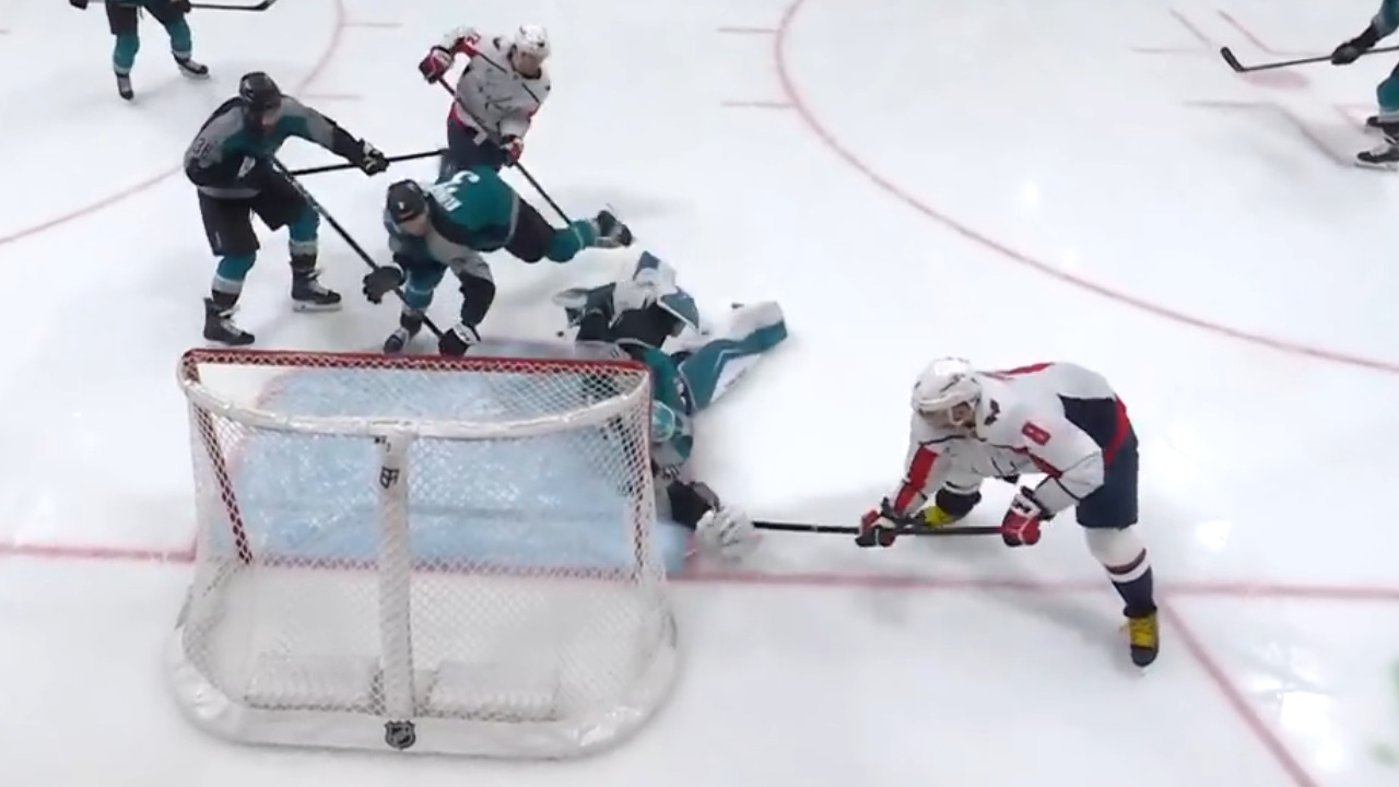 Ovechkin finds loose puck for career No. 910 vs. Sharks