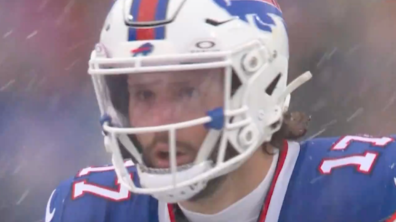 Bills’ Allen threads the needle for Shakir TD after wild scramble