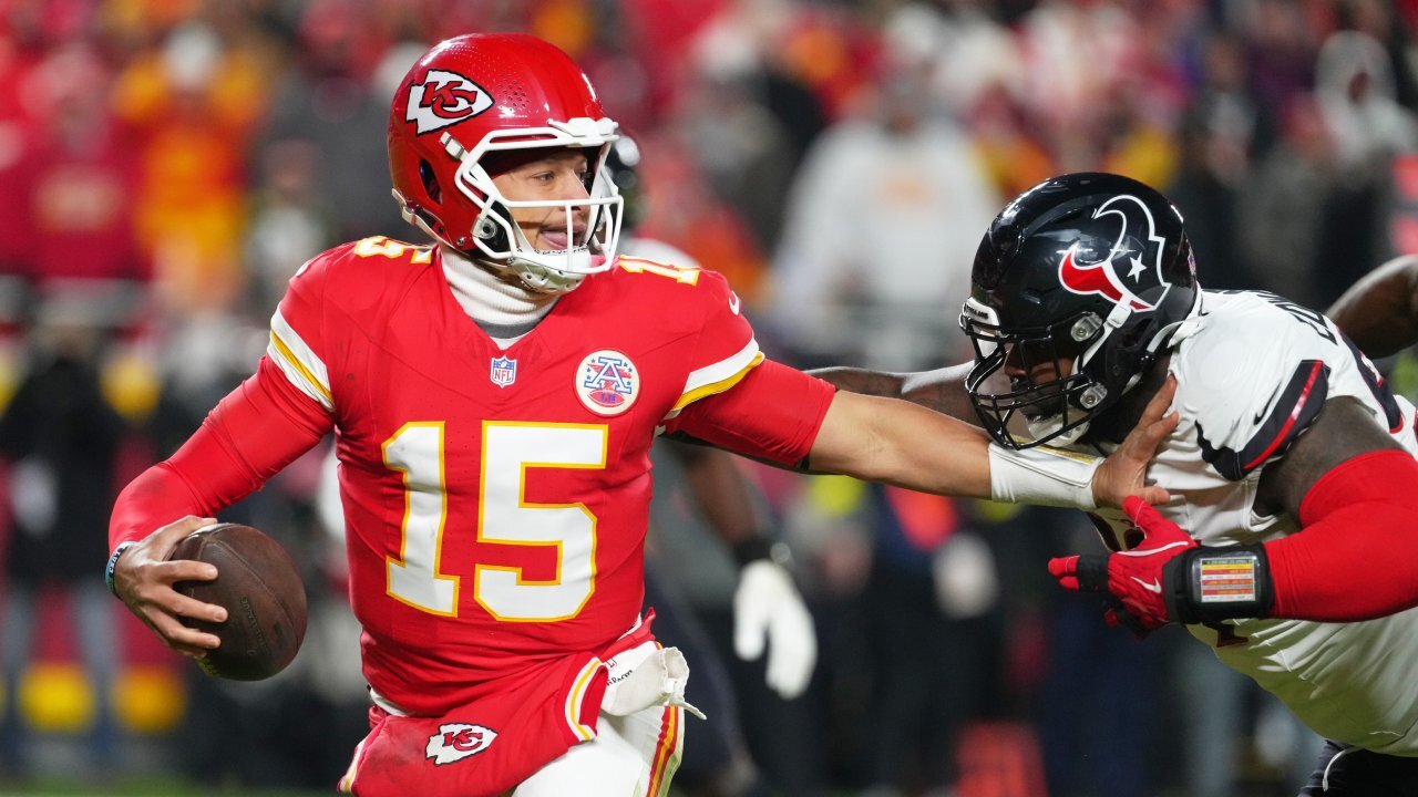 Look what’s around Mahomes if you want to assign blame for Chiefs’ season