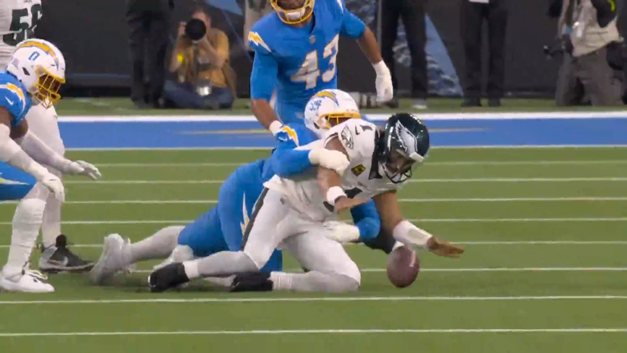 Eagles’ Hurts commits two turnovers on a single play vs. Chargers
