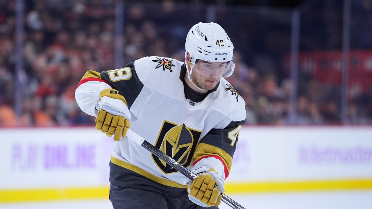 Golden Knights’ Barbashev evens the score with one-handed swat