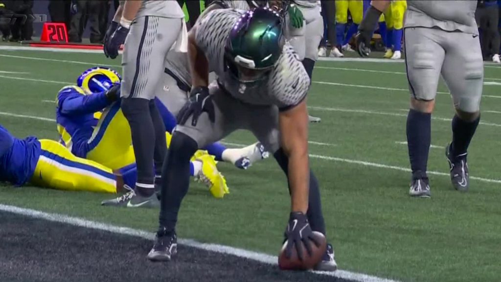iS the backwards pass / two point conversion is a practiced play ...