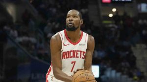 Houston Rockets forward Kevin Durant (7) in the second half of an NBA basketball game against the Cleveland Cavaliers Wednesday, Nov. 19, 2025, in Cleveland. (Sue Ogrocki/AP)