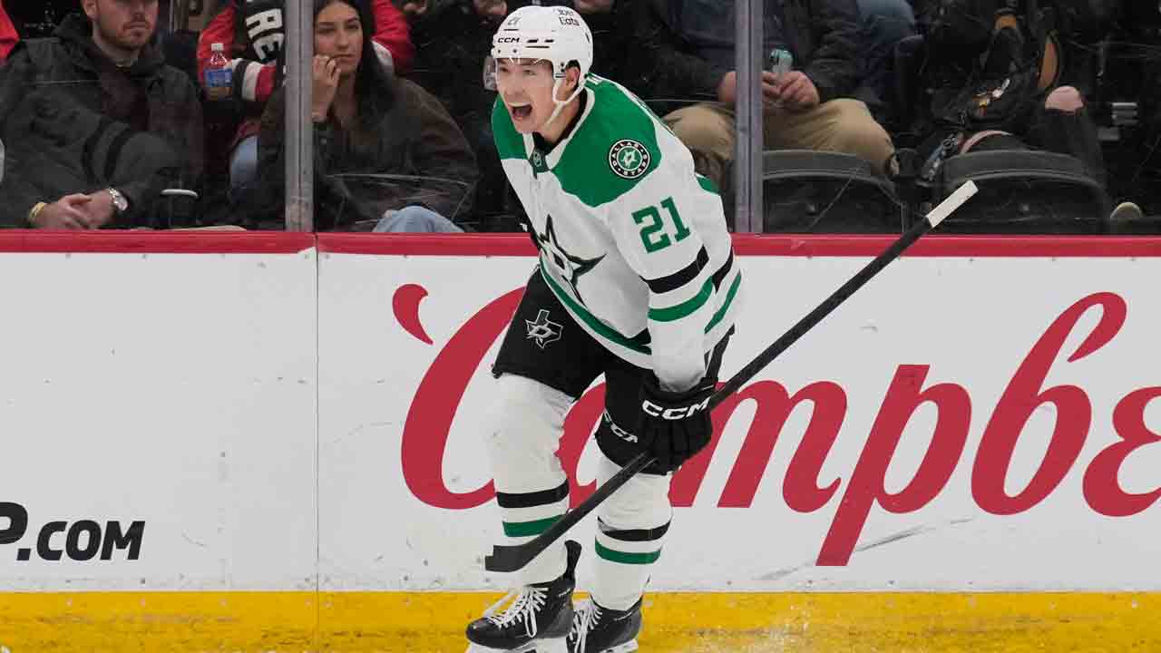 NHL Roundup: Robertson scores twice as Stars rout Ducks