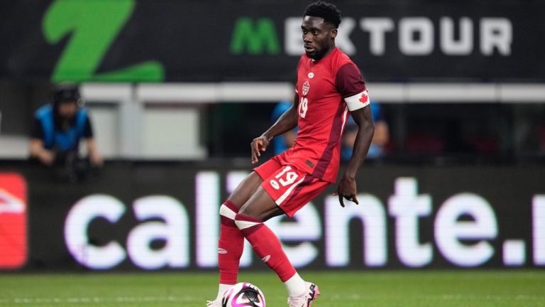 Canada defenceman Alphonso Davies controls the ball during an international friendly soccer match against Mexico Tuesday, Sept. 10, 2024, in Arlington, Texas. (AP/Tony Gutierrez, File)