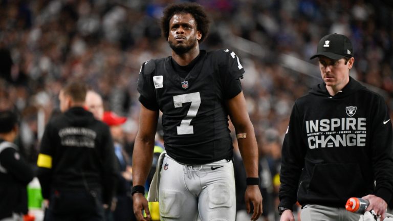 Las Vegas Raiders quarterback Geno Smith (7) leaves the field during the second half of an NFL football game against the New York Giants Sunday, Dec. 28, 2025, in Las Vegas. (David Becker/AP)
