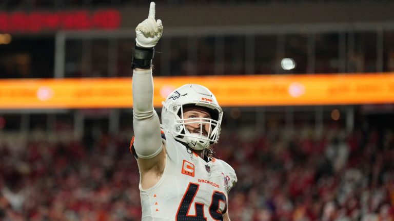 Denver Broncos linebacker Alex Singleton reacts during the second half of an NFL football game against the Kansas City Chiefs Thursday, Dec. 25, 2025, in Kansas City. (Charlie Riedel/AP)