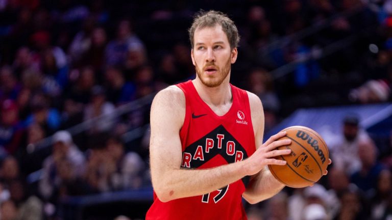 Toronto Raptors' Jakob Poeltl in action during an NBA basketball game against the Philadelphia 76ers, Wednesday, Nov. 19, 2025, in Philadelphia. (Chris Szagola/AP)