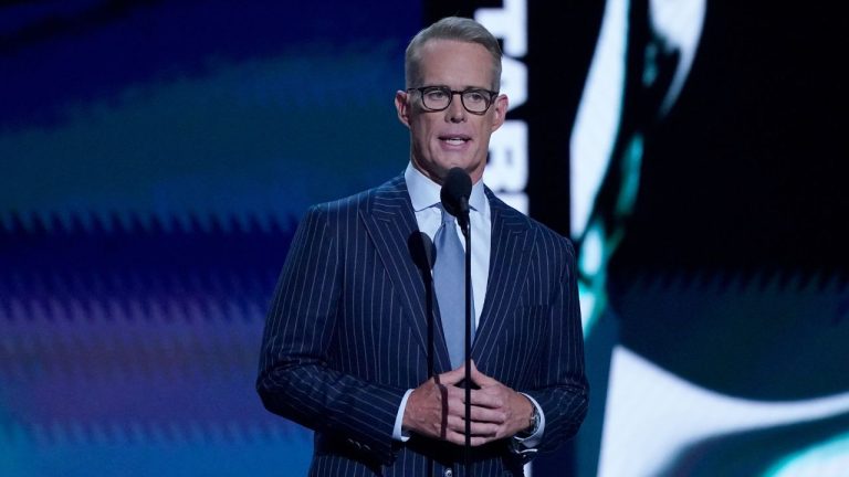 Joe Buck presents the Muhammad Ali sports humanitarian award at the ESPY Awards on Wednesday, July 20, 2022, at the Dolby Theatre in Los Angeles. (AP Photo/Mark Terrill)