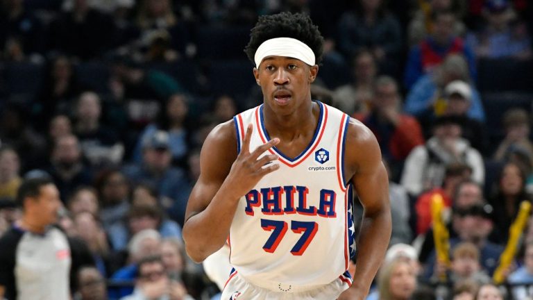 Philadelphia 76ers guard VJ Edgecombe (77) during the first half of a game against the Memphis Grizzlies Tuesday, Dec. 30, 2025, in Memphis, Tenn. (AP Photo/Brandon Dill)