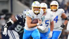Justin Herbert keeps Chargers rolling toward playoffs with win over Cowboys