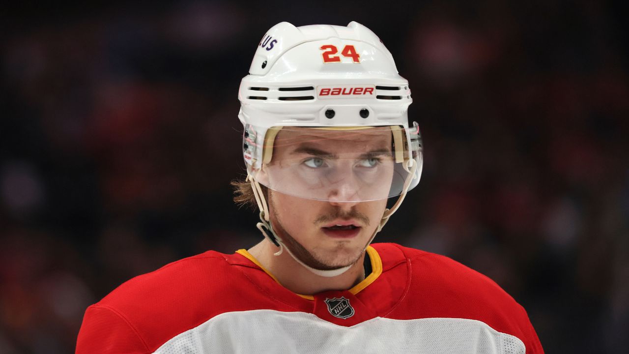 Flames' Jake Bean out indefinitely after undergoing surgery - Sportsnet.ca