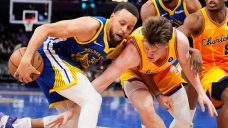 Stephen Curry scores 26 in annual homecoming game as Warriors top Hornets