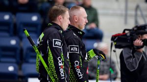 Canada’s Team Brad Jacobs discusses with teammate Marc Kennedy before throwing his shot while taking on fellow Canadian Matt Dunstone during Draw 11 at the Crown Royal players’ Championship on Jan. 8, 2025, in Steinbach, Man. (Anil Mungal/TCG)