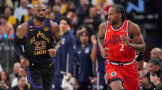 Leonard’s 24 points help Clippers hold off Lakers in tight fourth quarter