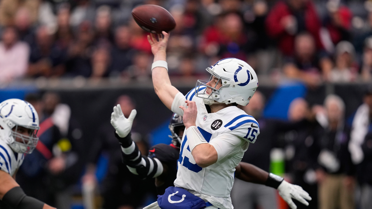 Colts’ Leonard picks up first career passing TD on 66-yard bomb
