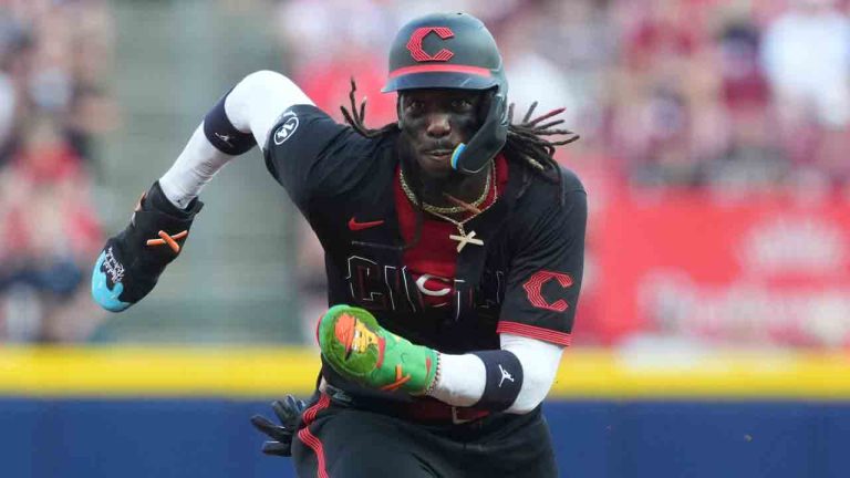 Cincinnati Reds' Elly De La Cruz advances to third base on a single by Miguel Andujar in the second inning of a baseball game against the Milwaukee Brewers, Friday, Aug. 15, 2025, in Cincinnati. (Kareem Elgazzar/AP)