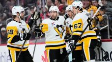 Penguins down Red Wings to earn fourth straight win