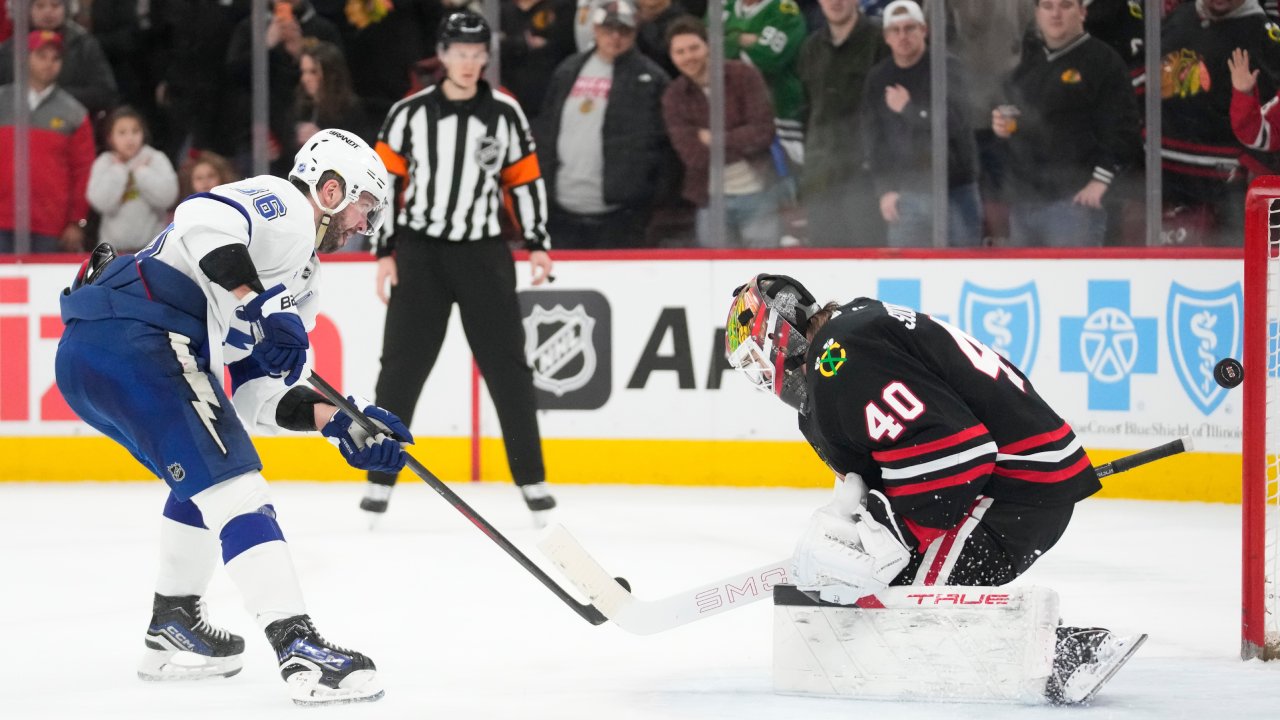 NHL Roundup: James’ shootout goal lifts Lightning over Blackhawks