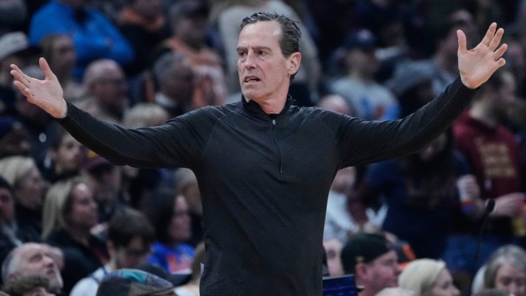 Cleveland Cavaliers head coach Kenny Atkinson gestures in the first half of an NBA basketball game against the Orlando Magic in Cleveland, Monday, Jan. 26, 2026. (AP Photo/Sue Ogrocki)