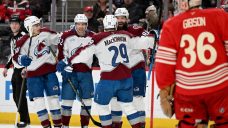 NHL Roundup: MacKinnon first to 40 goals on season as Avalanche blank Red Wings