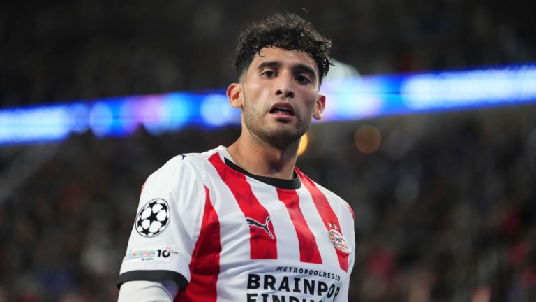 PSV's Ricardo Pepi reacts after missing a scoring chance during a Champions League opening phase soccer match between PSV and Union SG, at the PSV stadium in Eindhoven, Netherlands, Tuesday, Sept.16, 2025. (AP Photo/Peter Dejong)