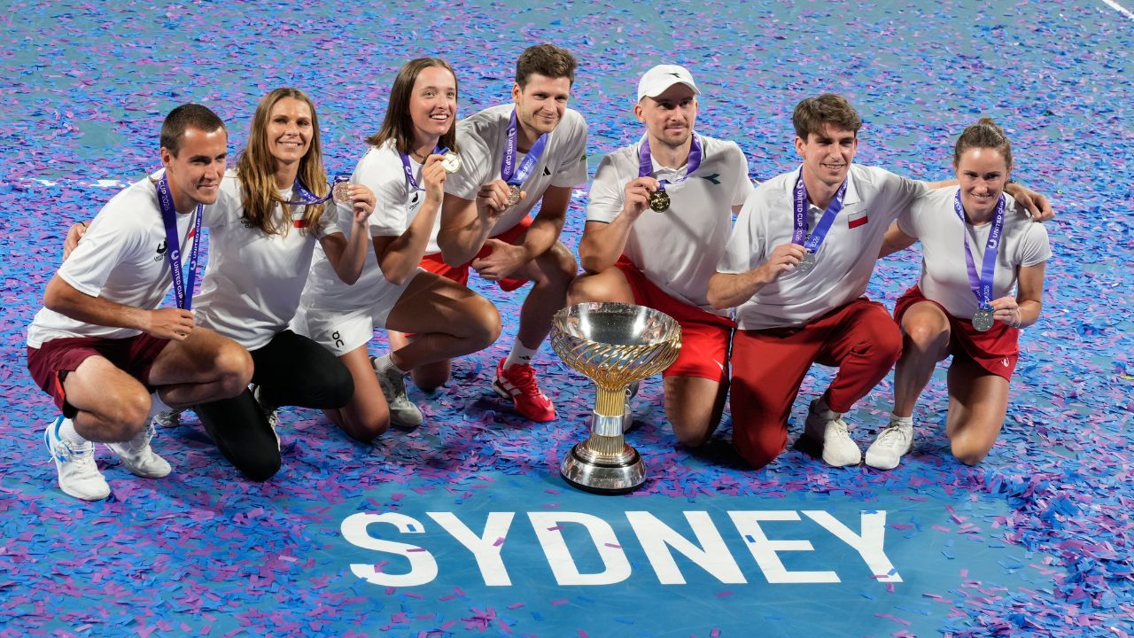 Poland overcomes Swiatek defeat, rallies to beat Switzerland in United Cup final