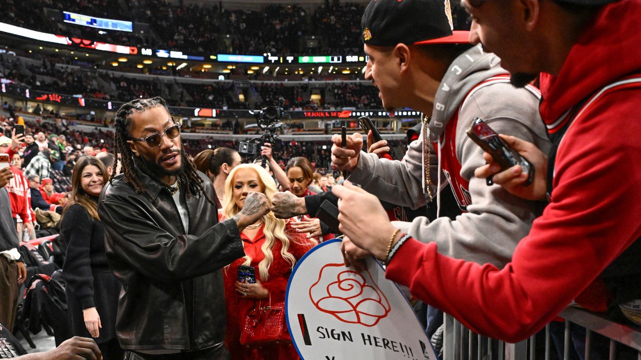 Rose joins Jordan, Pippen, Sloan and Love as only Bulls with retired numbers Rose joins Jordan, Pippen, Sloan and Love as only Bulls with retired numbers