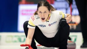 Team Manitoba skip Kaitlyn Lawes calls a sweep during Scotties Tournament of Hearts curling action in Mississauga, Ont. on Sunday January 25. (Frank Gunn/CP)