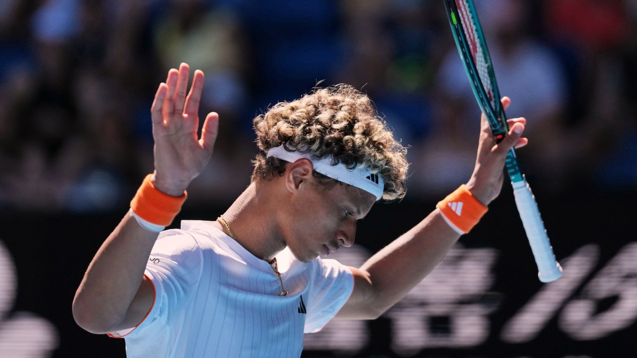 Canada’s Diallo bounced by Zverev in opening round at Australian Open