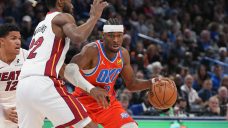 Shai Gilgeous-Alexander scores 29 points, Thunder beat Heat